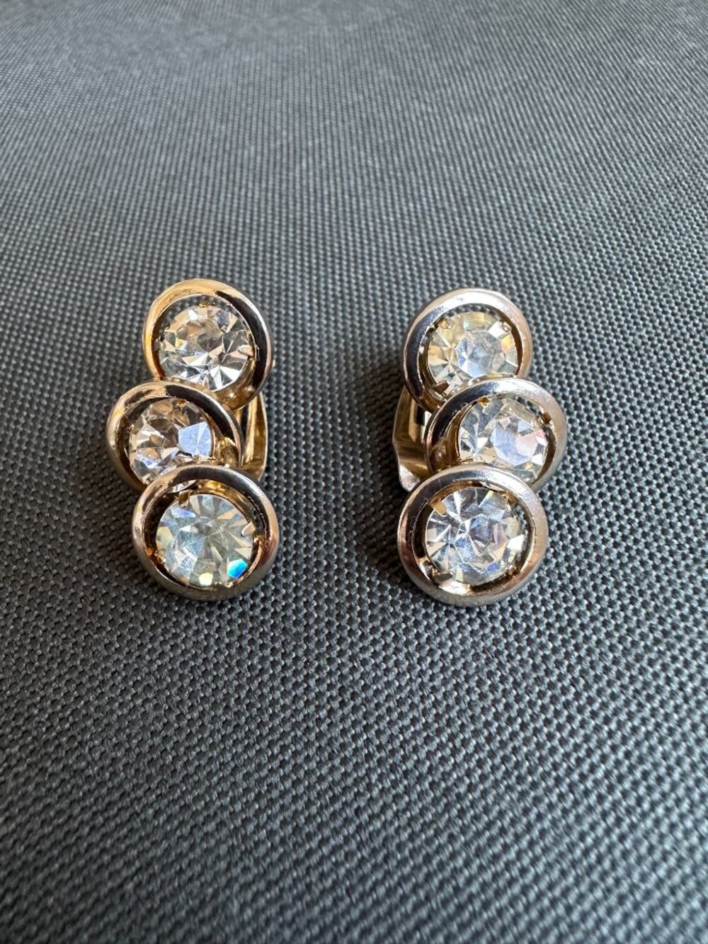 Vintage Judy-Lee Rhinestone Clip-On Earrings Gold Tone Triple Crystal Statement